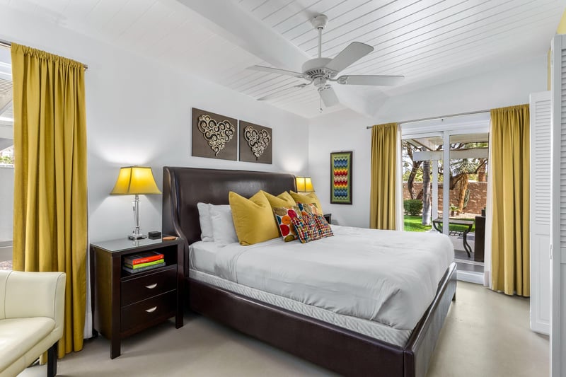 Relaxing guest bedroom