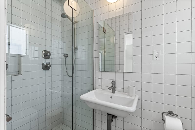 Glass walkin shower