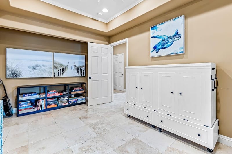 599128