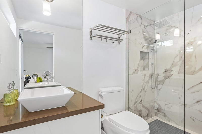 Ensuite guest bath