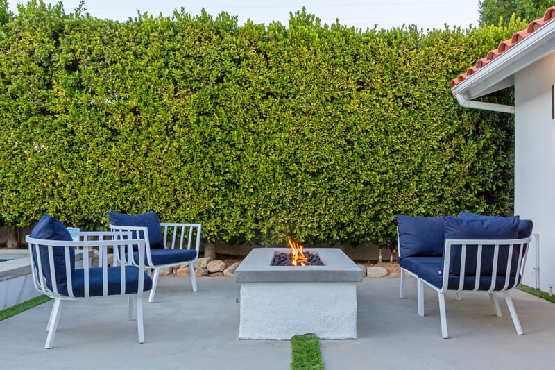 Cozy outdoor fire pit lounge