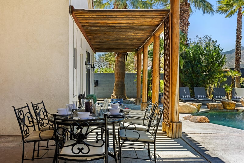 Take your breakfast al fresco
