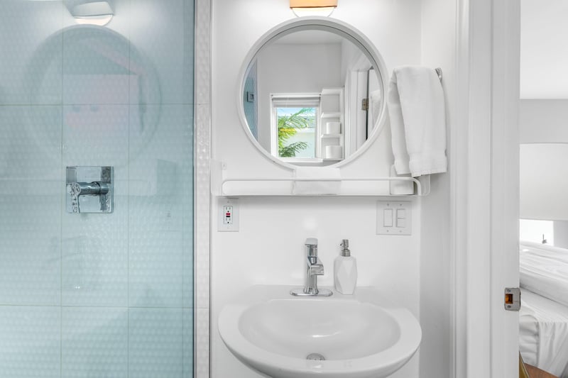 Casita bathroom