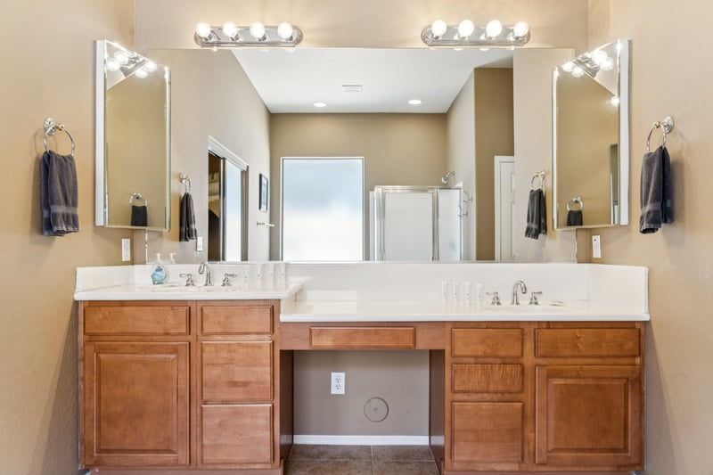 Jack and Jill sinks in Main Bathroom