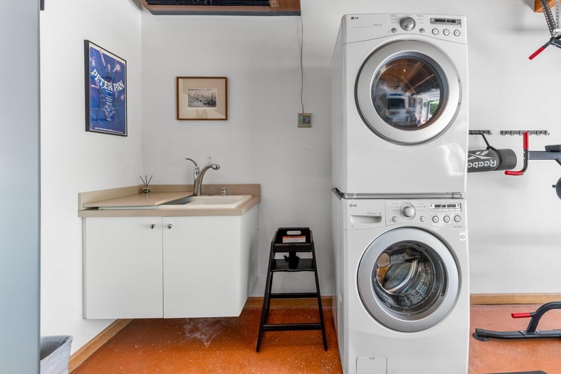 Equipped with a Smart TV, additional fridge, darts, exercise equipment, and washerdryer.