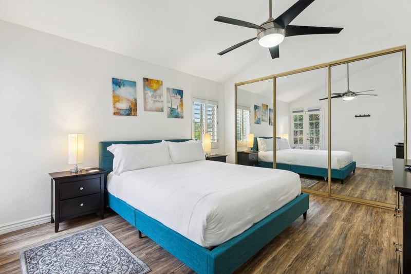 King size bed