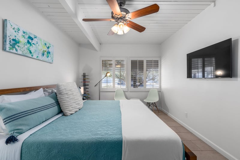 Guest bedroom