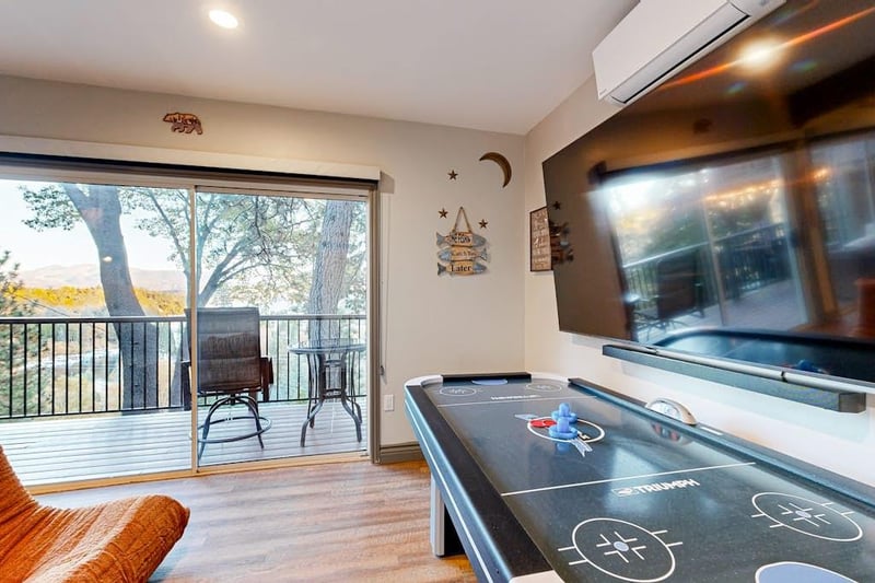 604813