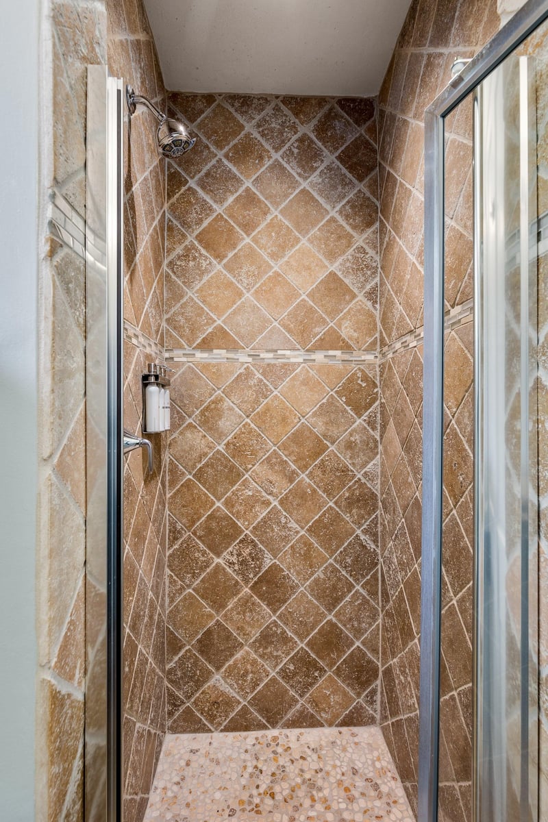 Guest shower