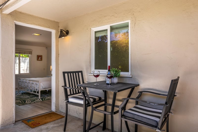 A cozy hightop table