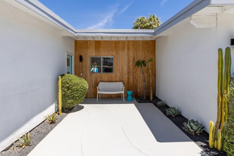 Welcome to The Modernist Retreat
