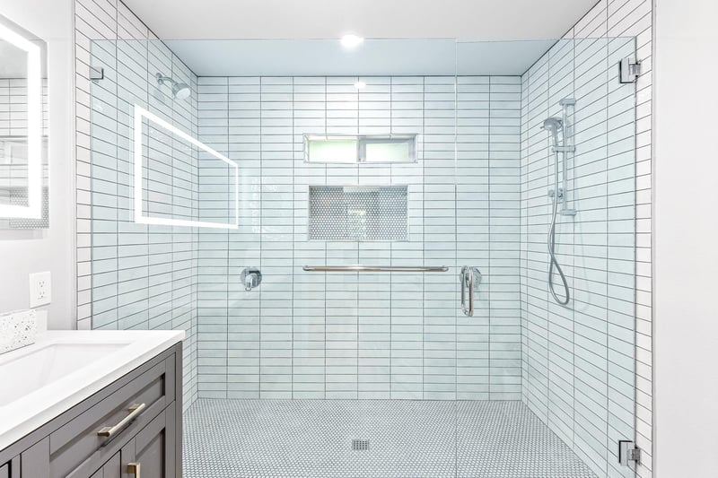 Huge guest shower