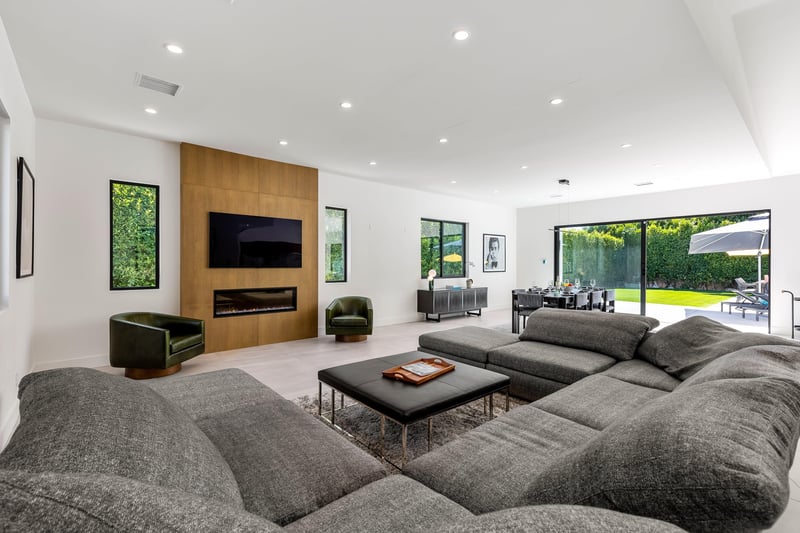 Spacious and relaxing living room