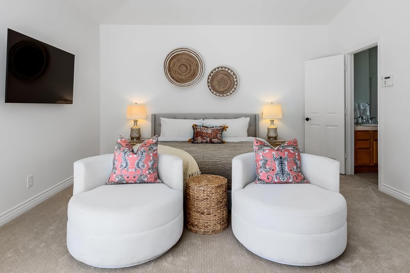 Comfortable ottoman chairs
