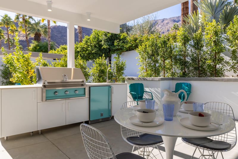 Builtin outdoor kitchen and dining area