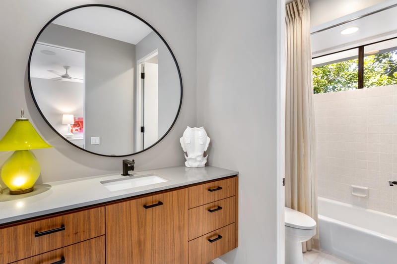 Ensuite guest bath
