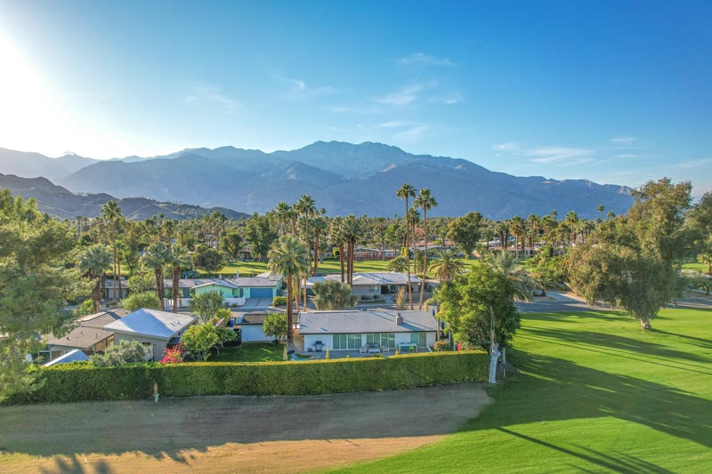 608941