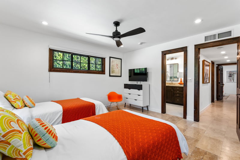 Guest bedroom
