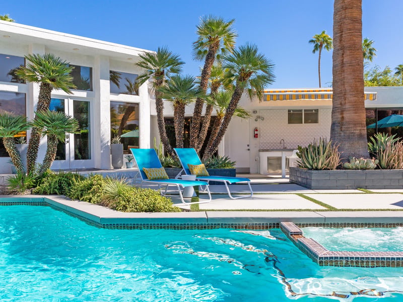 Plenty of poolside amenities
