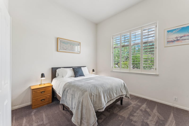 Queen Size Bed  Smart TV