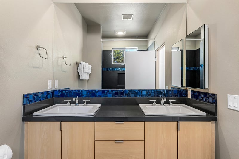 Double sink vanity