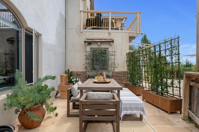Outdoor Dining Area