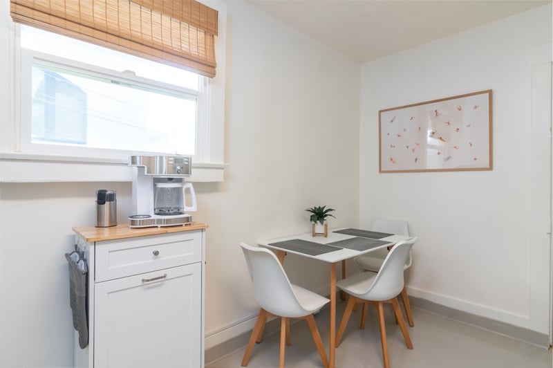 613556