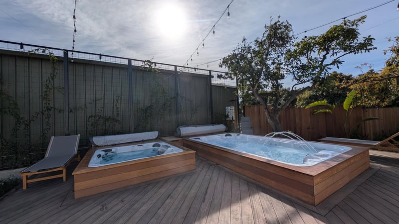 Jacuzzi and 14 Pool