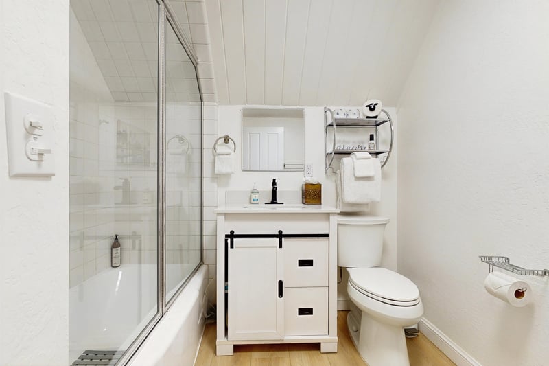 Located on the main level, full bathroom with showertub combination.