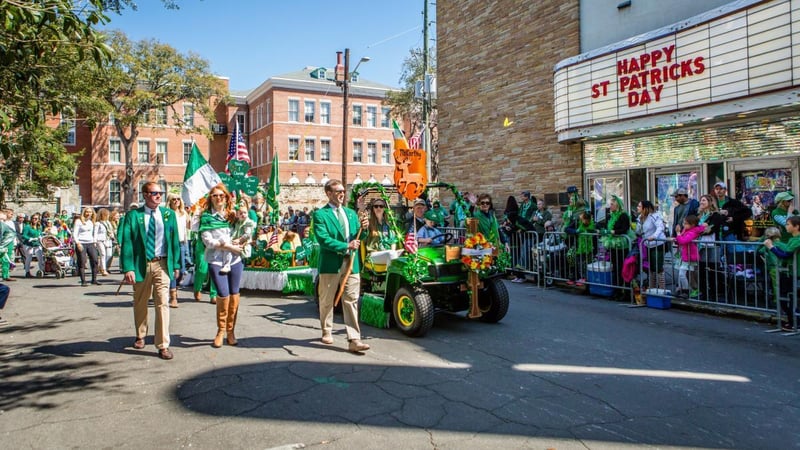 40067 31102 St Patricks Day Savannah Chippewa Parade