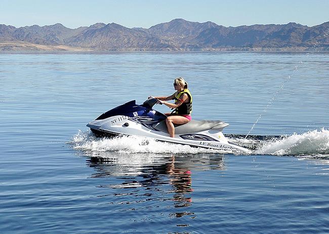 6610 Jetski1814498_1280