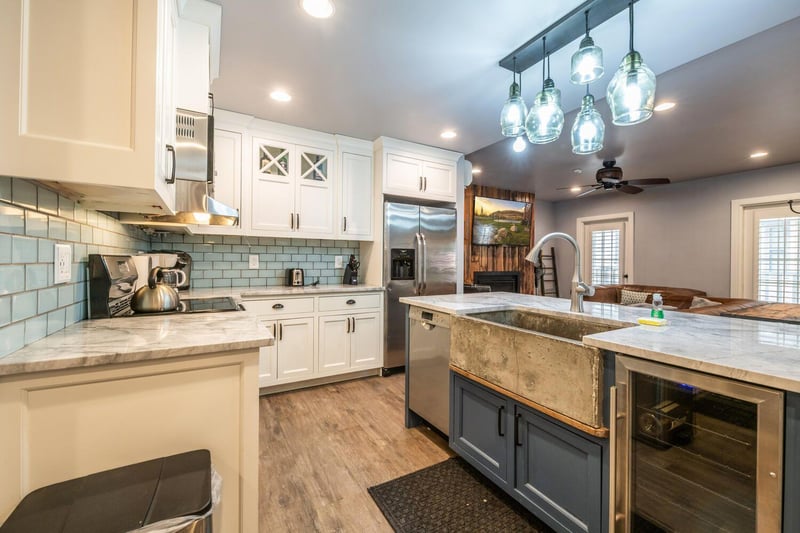343626
