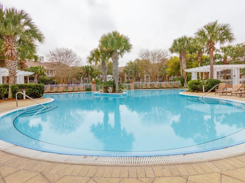 1006811 The Spacious Outdoor Swimming Pool