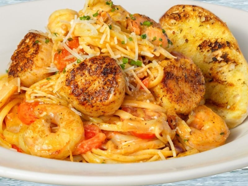 vThe Cajun Seafood Pasta with linguine