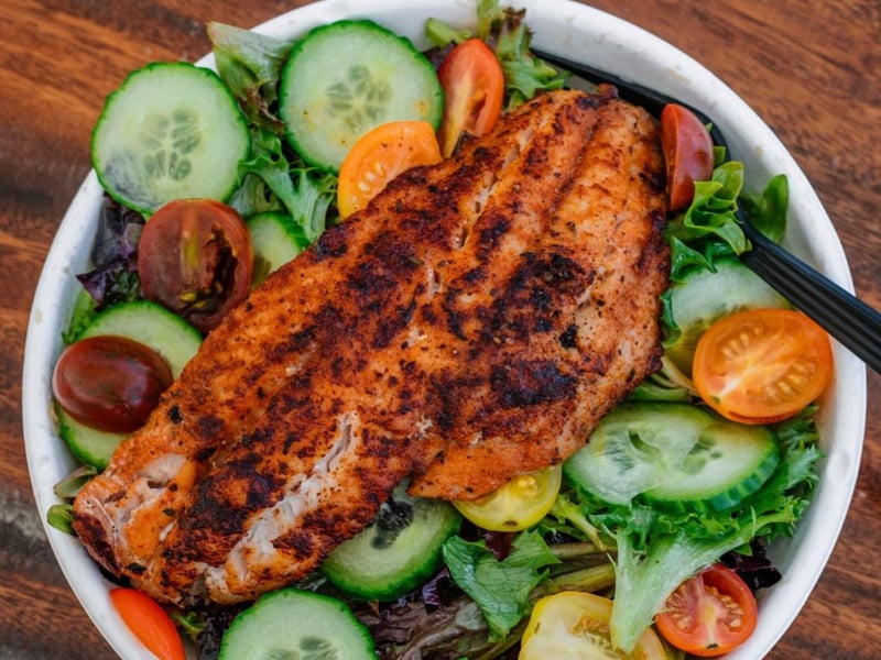 The mixed green salad with Grouper