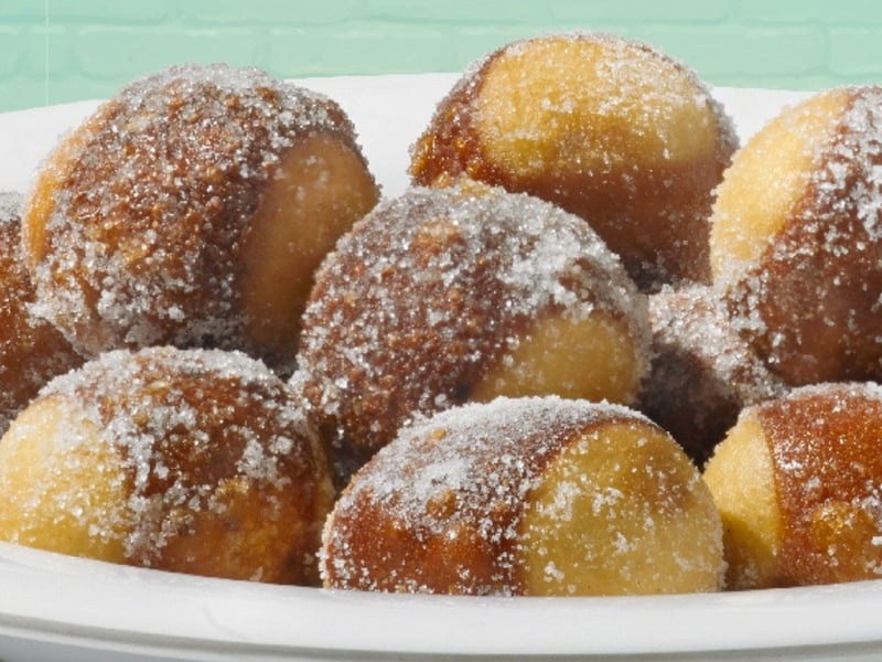 Cinnamon pretzel bites