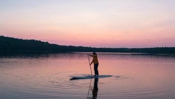 1282583 Sunset Paddle Sessions Are The Perfect Way To Unwind On The Bay