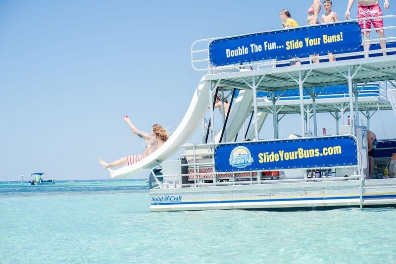 Pontoon boat rentals in Panama City Beach