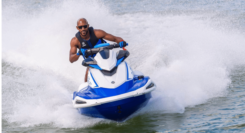 Jet skis cruising through the waters of Siesta Key