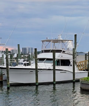 1370166 Captain Seths 46 Hatteras Sportfisher In The Water