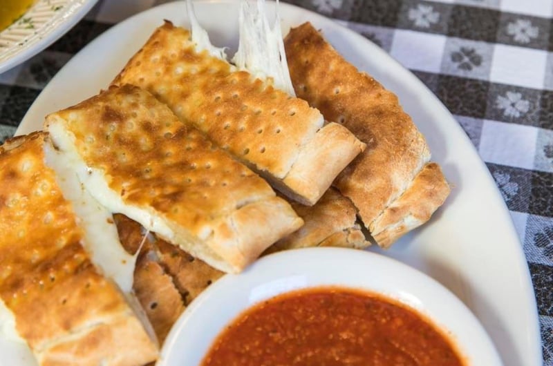 Pizza cheese sticks with marinara