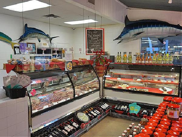 The counter Destin Ice Seafood Market and Deli