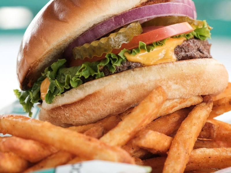 A cheeseburger at Lulus Gulf Shores