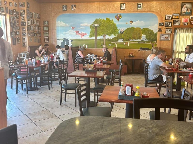 The dining room at Kittys Kafe in Gulf Shores, Alabama