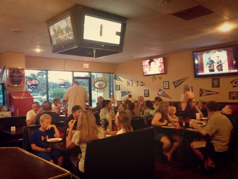 The interior of Fat Daddys PIzza in Santa Rosa Beach, Florida