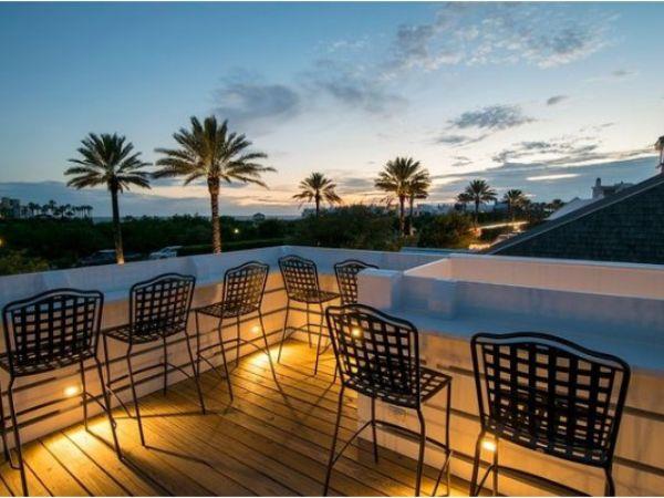 Outdoor seating available