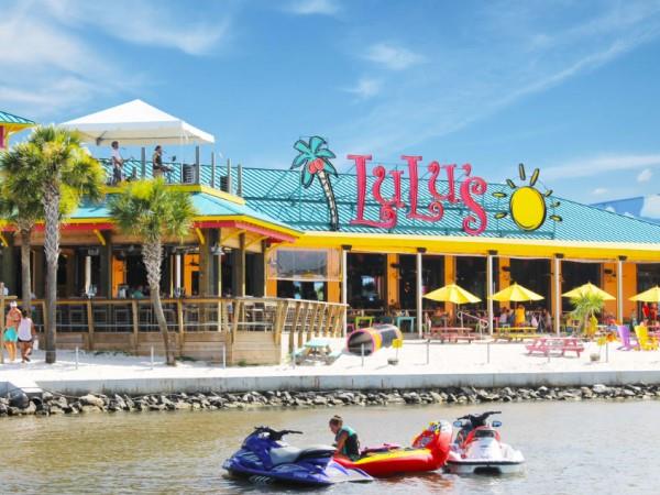 The outdoor patio on the beach at Lulus