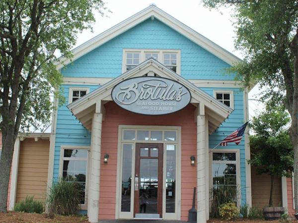 Brotulas Seafood House and Steamer in Destin, Florida