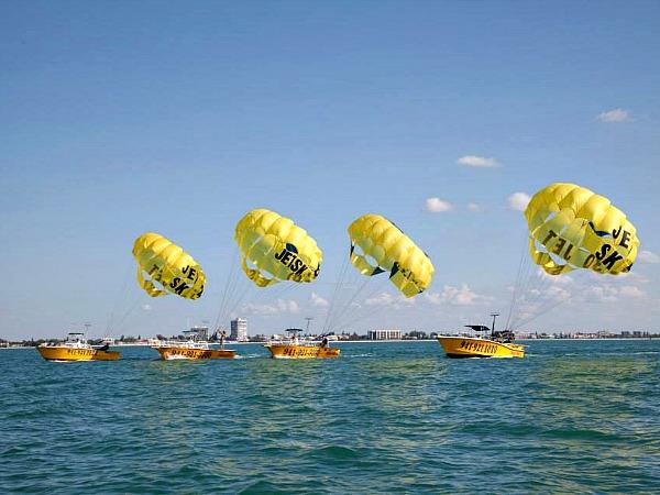 426734 Parasailing High Above The Beautiful Siesta Key Coastline