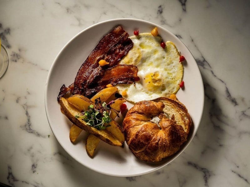 The Easy Breakfast served with potatoes or salad